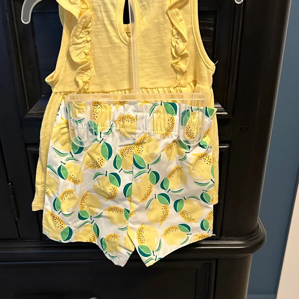 Yellow Ruffle Top with Lemon Print Shorts - Picture 3 of 4